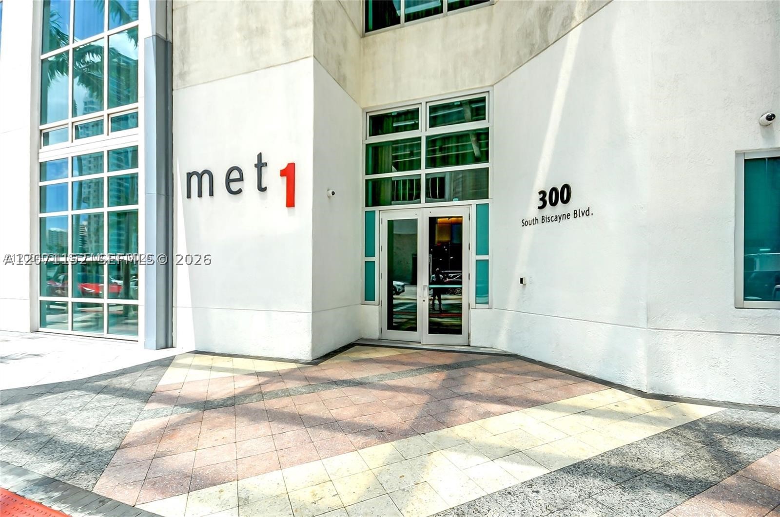300 S Biscayne Blvd #T-3311, Miami FL 33131
