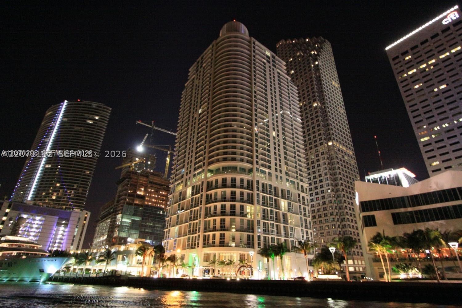 300 S Biscayne Blvd #T-3311, Miami FL 33131
