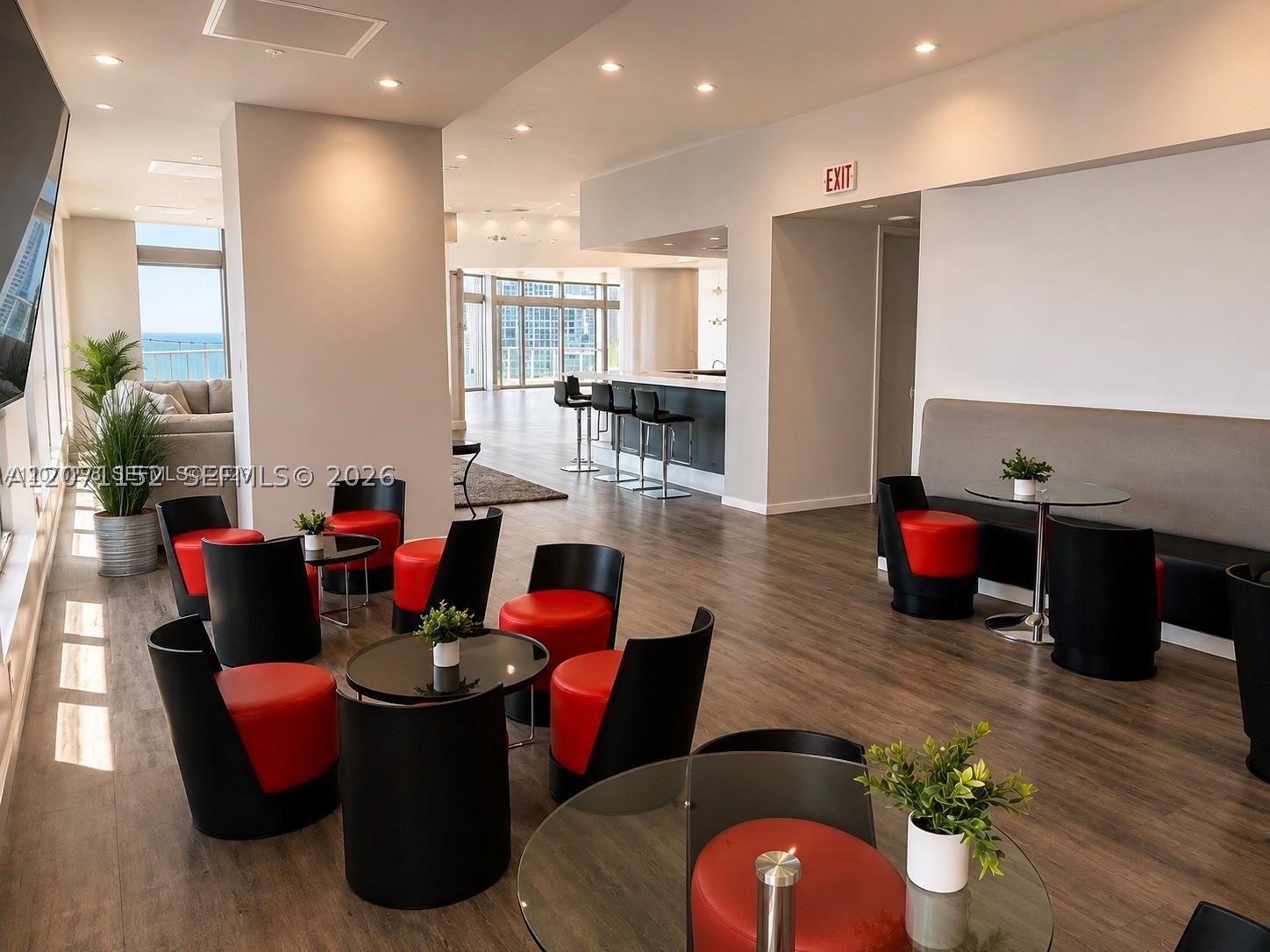 300 S Biscayne Blvd #T-3311, Miami FL 33131