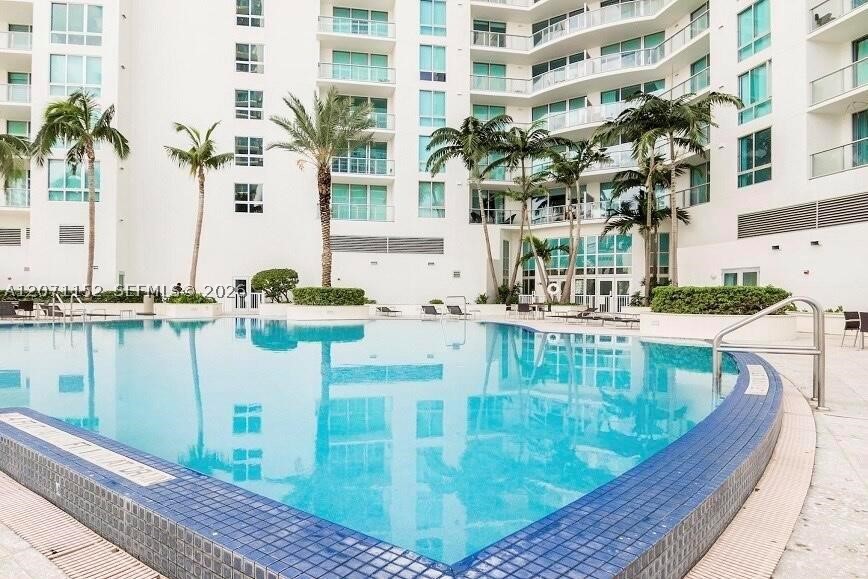 300 S Biscayne Blvd #T-3311, Miami FL 33131