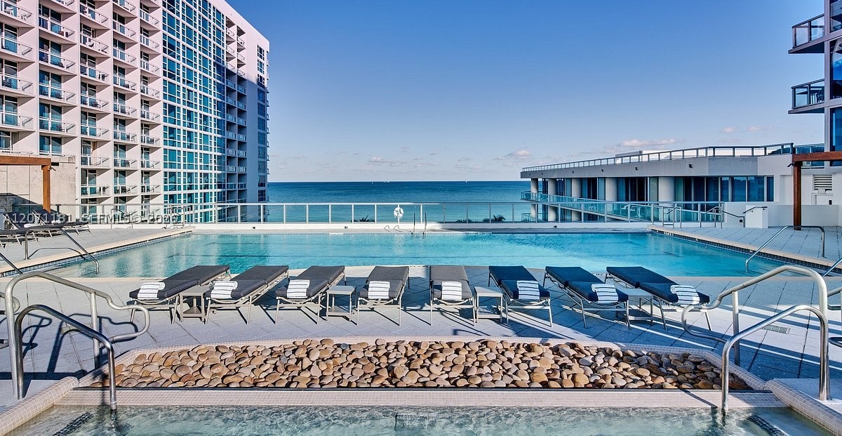 6801 Collins Ave #LPH05, Miami Beach FL 33141
