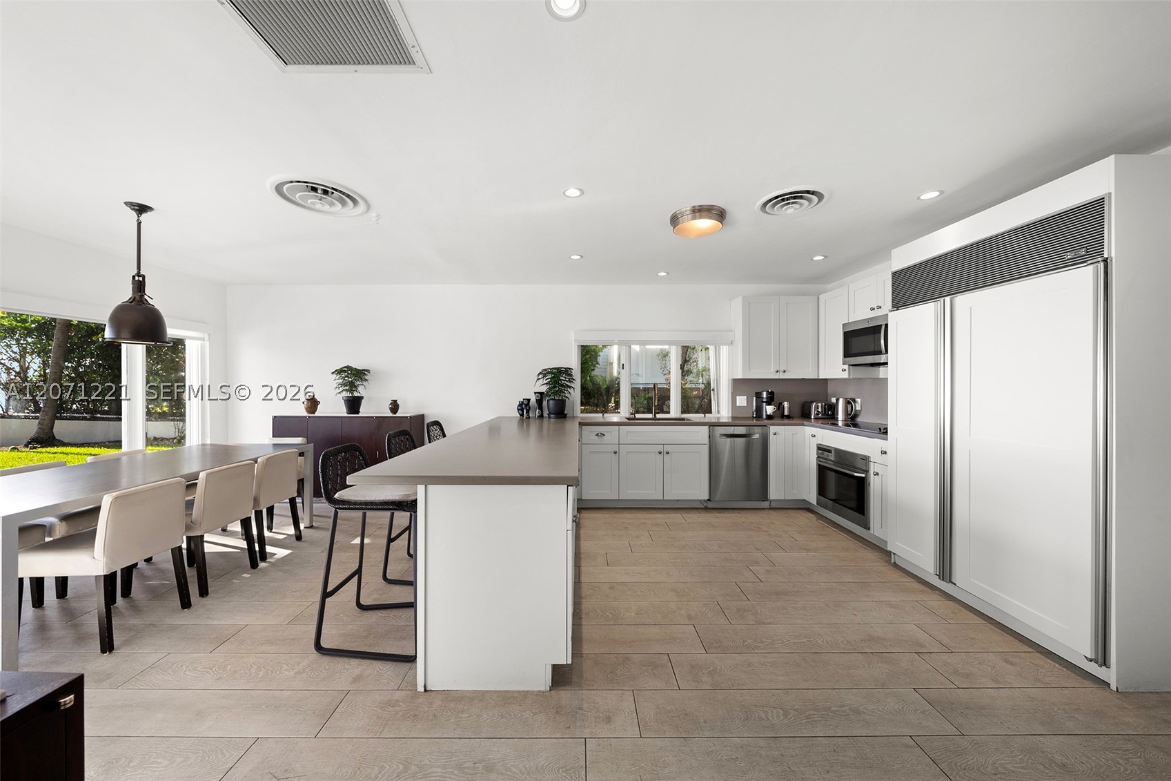 520 S Mashta Dr, Key Biscayne FL 33149