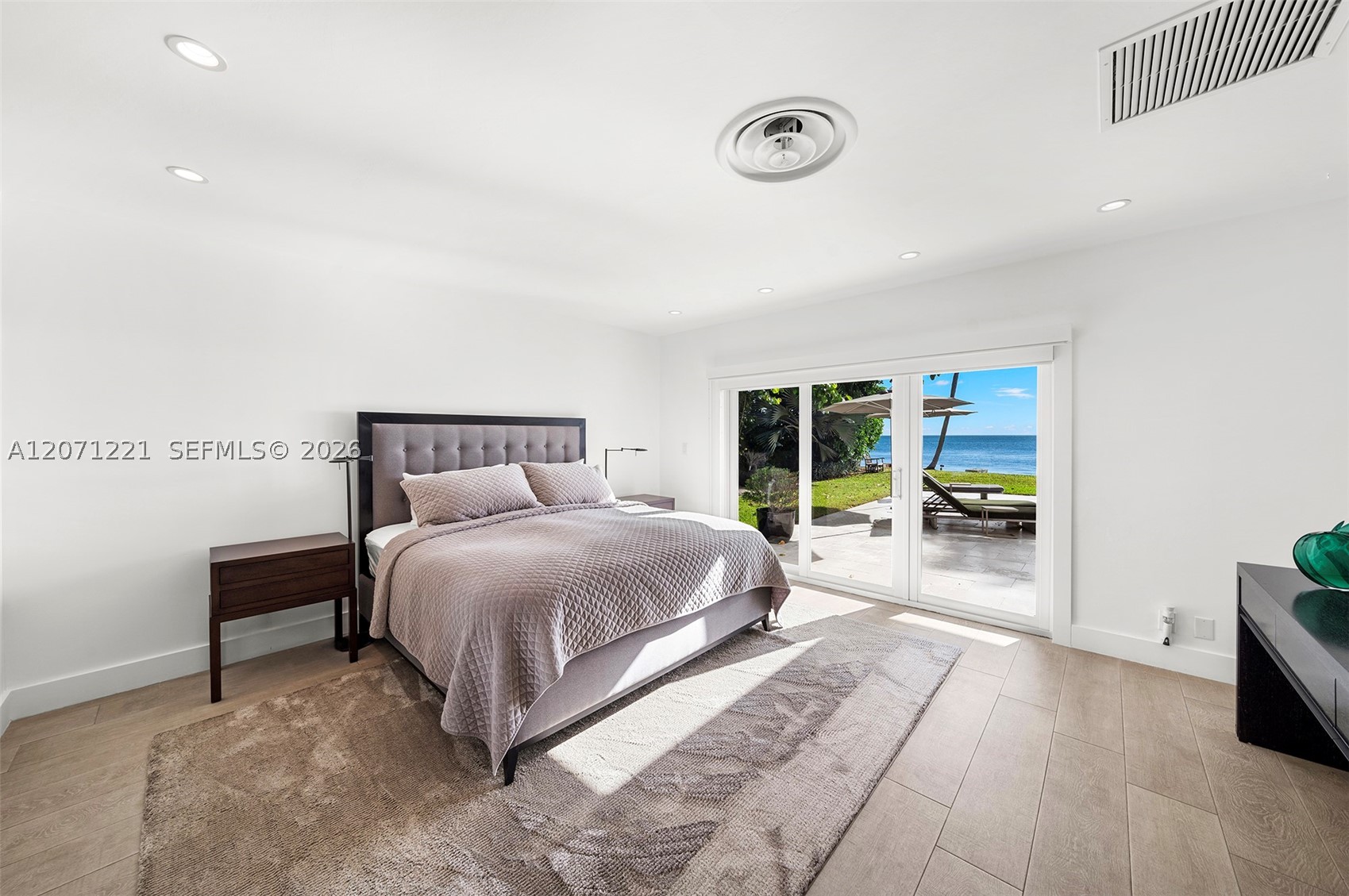 520 S Mashta Dr, Key Biscayne FL 33149