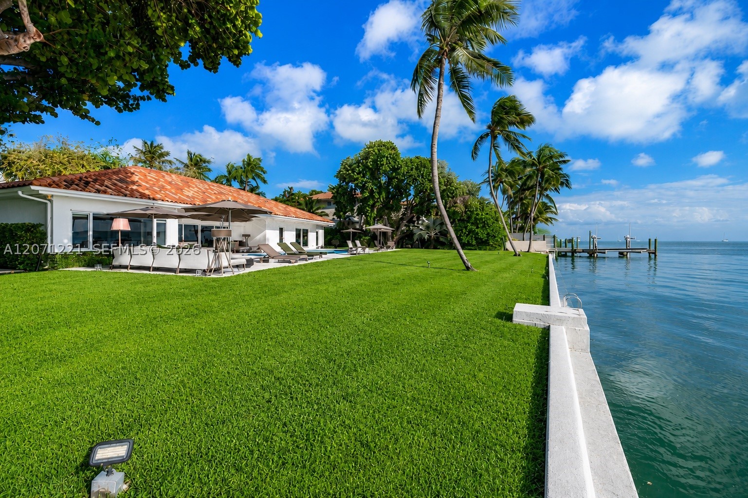 520 S Mashta Dr, Key Biscayne FL 33149
