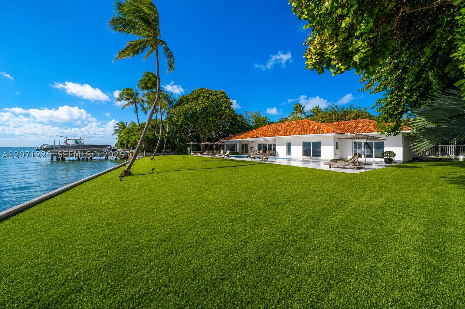 520 S Mashta Dr, Key Biscayne FL 33149