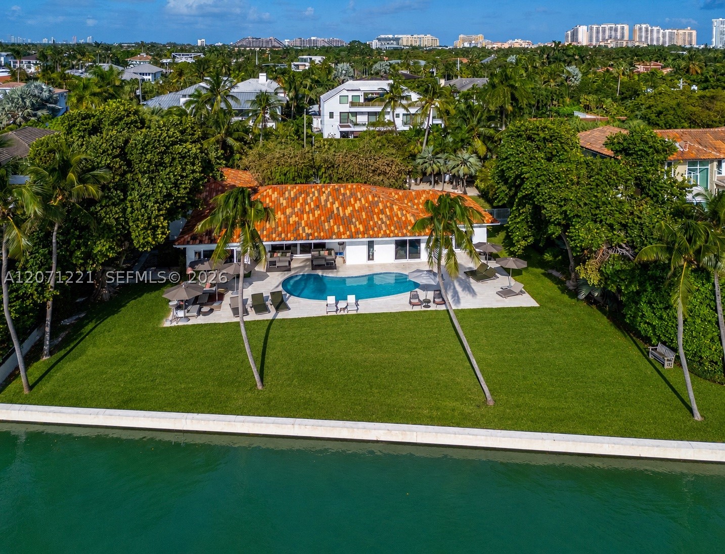 520 S Mashta Dr, Key Biscayne FL 33149