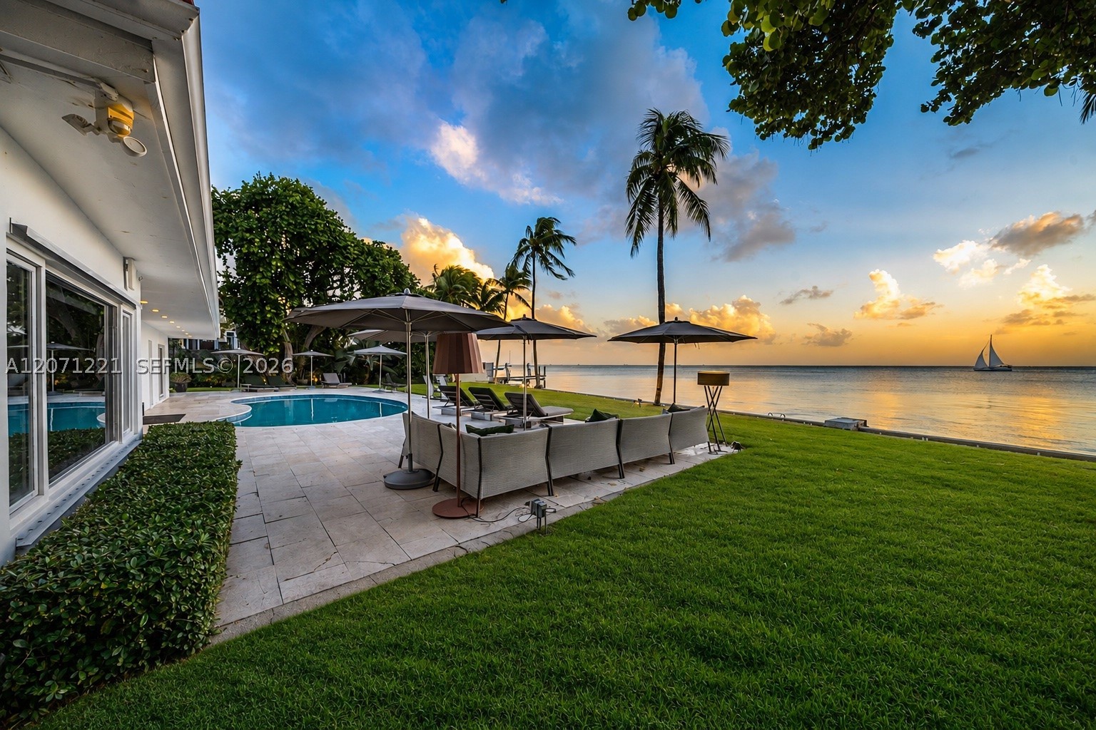 520 S Mashta Dr, Key Biscayne FL 33149