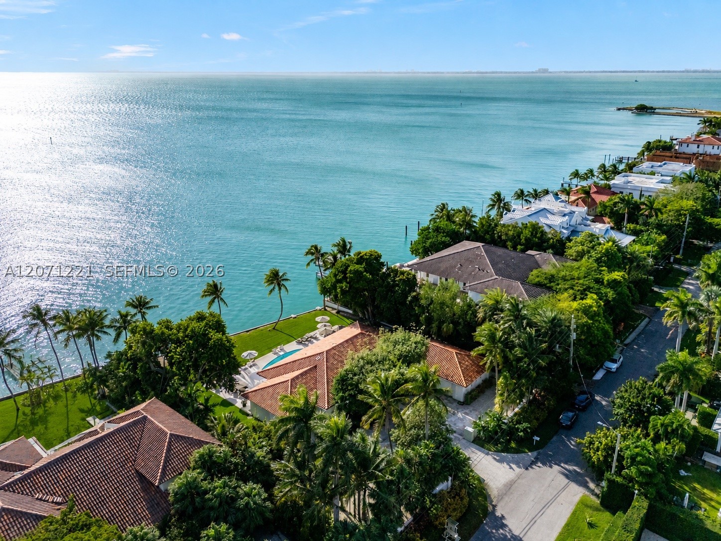 520 S Mashta Dr, Key Biscayne FL 33149