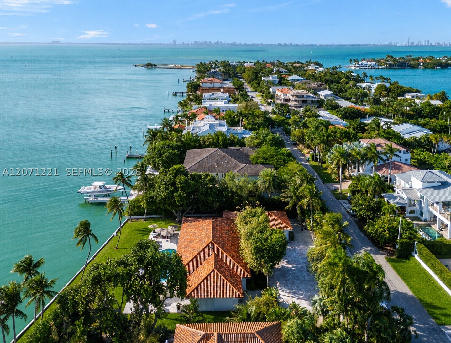 520 S Mashta Dr, Key Biscayne FL 33149