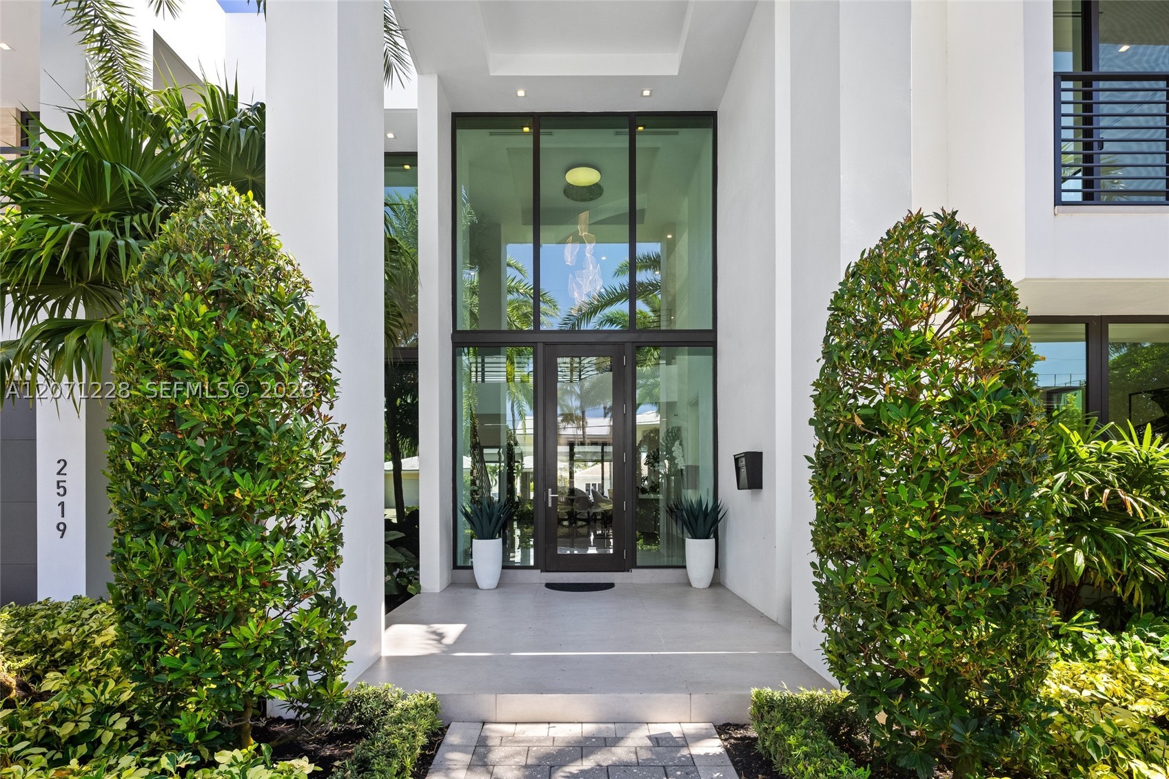 2519 Lucille Dr, Fort Lauderdale FL 33316