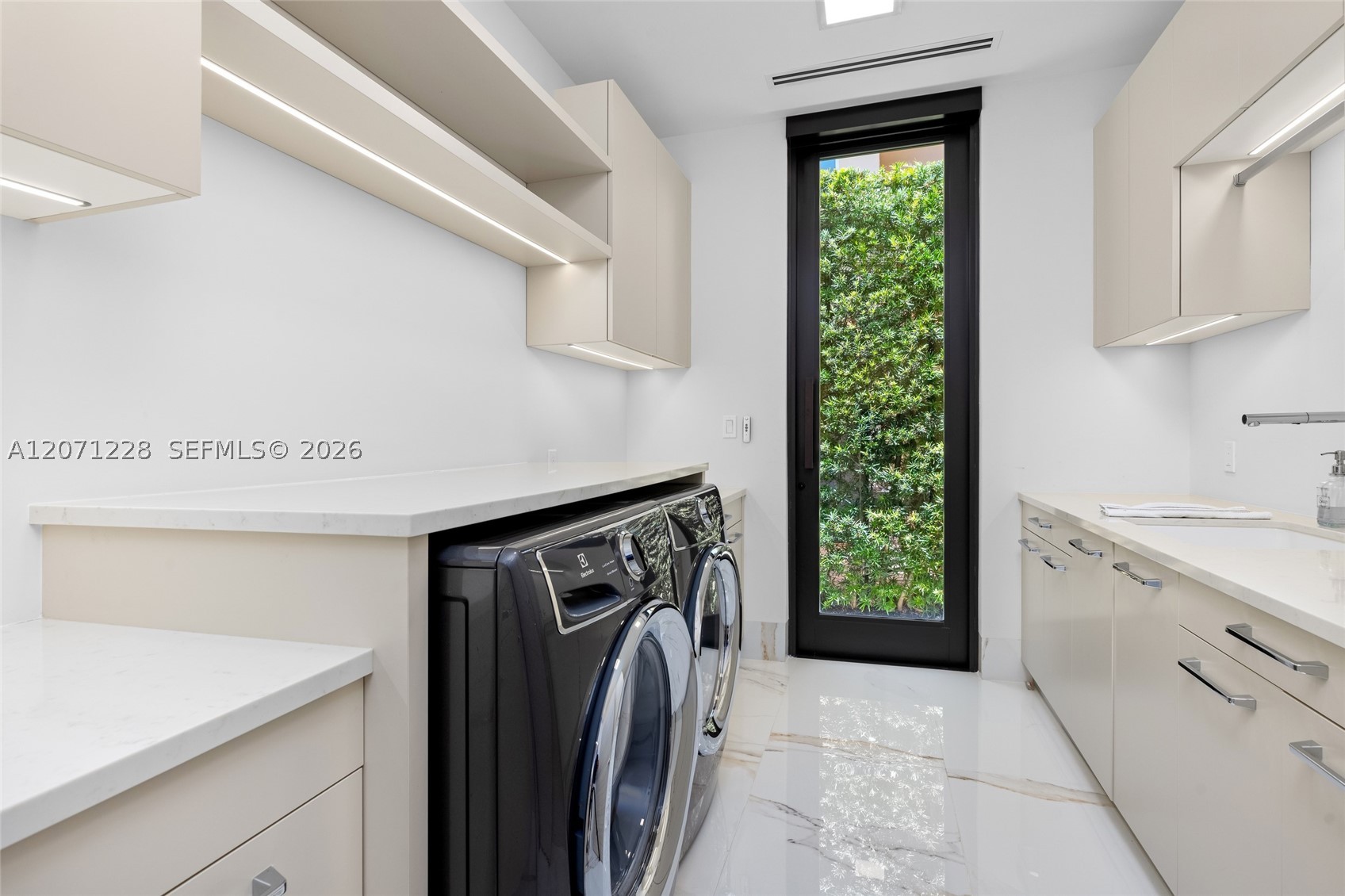 2519 Lucille Dr, Fort Lauderdale FL 33316