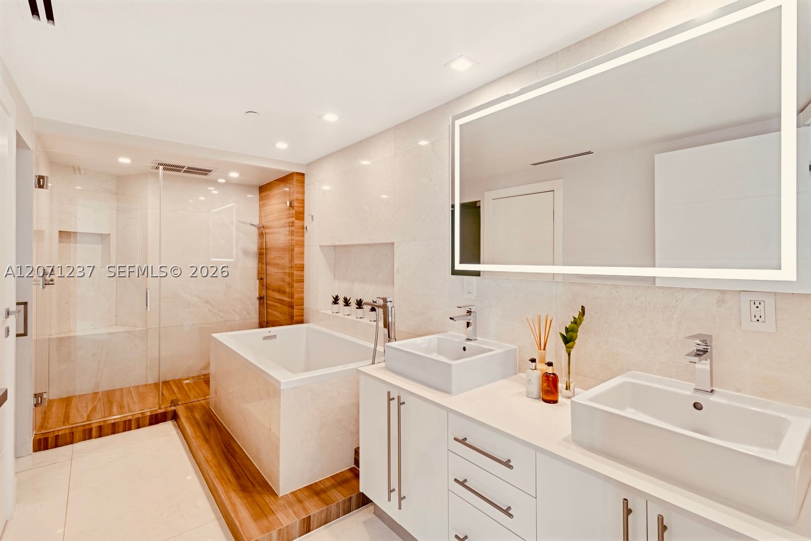 2127 Brickell Ave #1505, Miami FL 33129