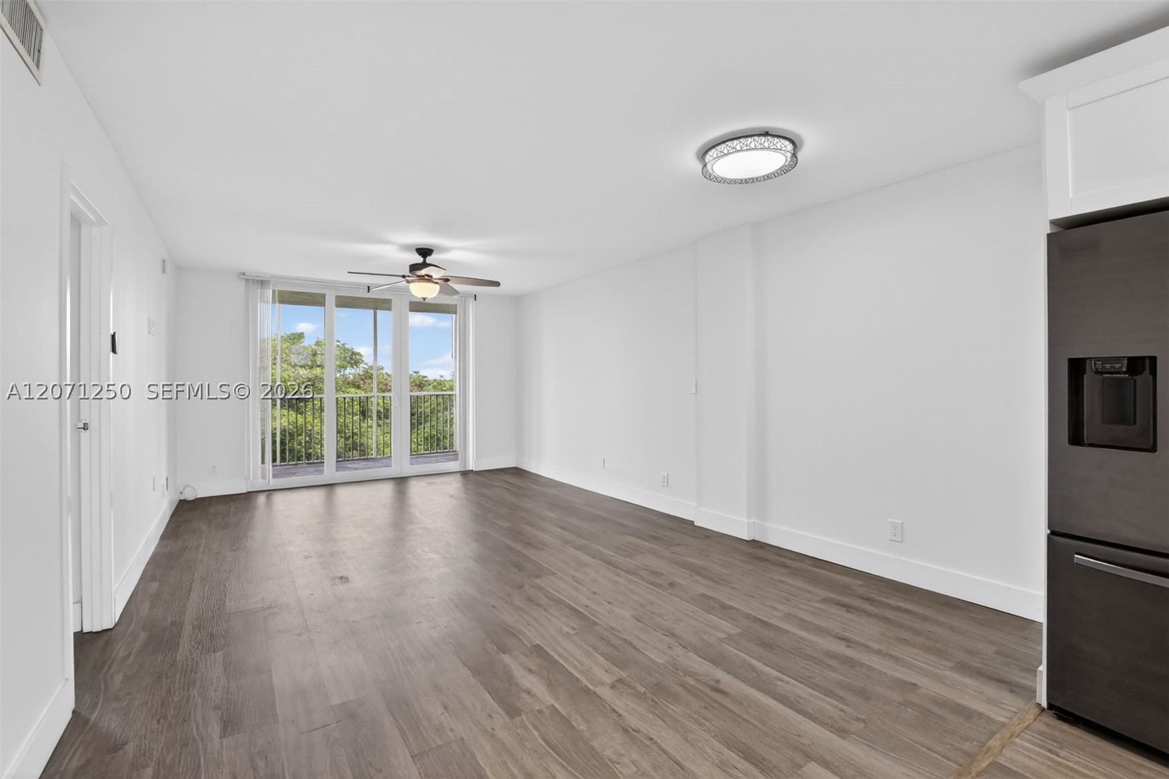250 Jacaranda Dr #703, Plantation FL 33324