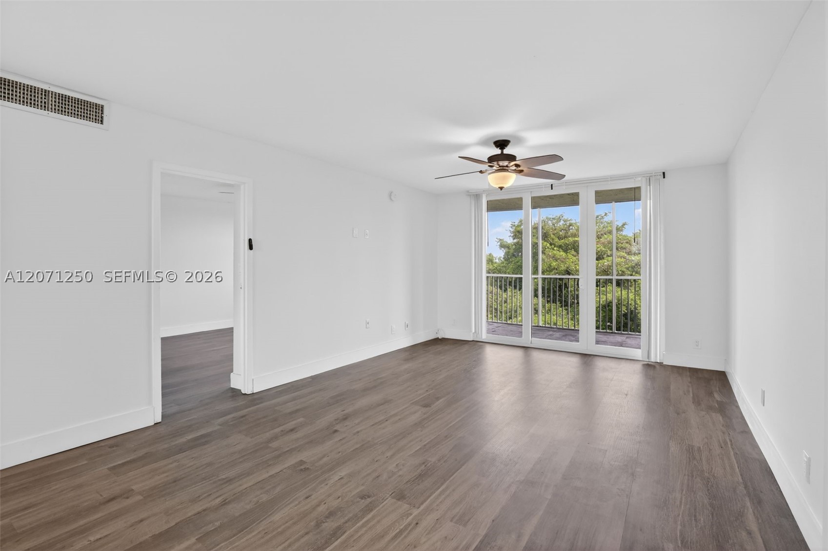250 Jacaranda Dr #703, Plantation FL 33324