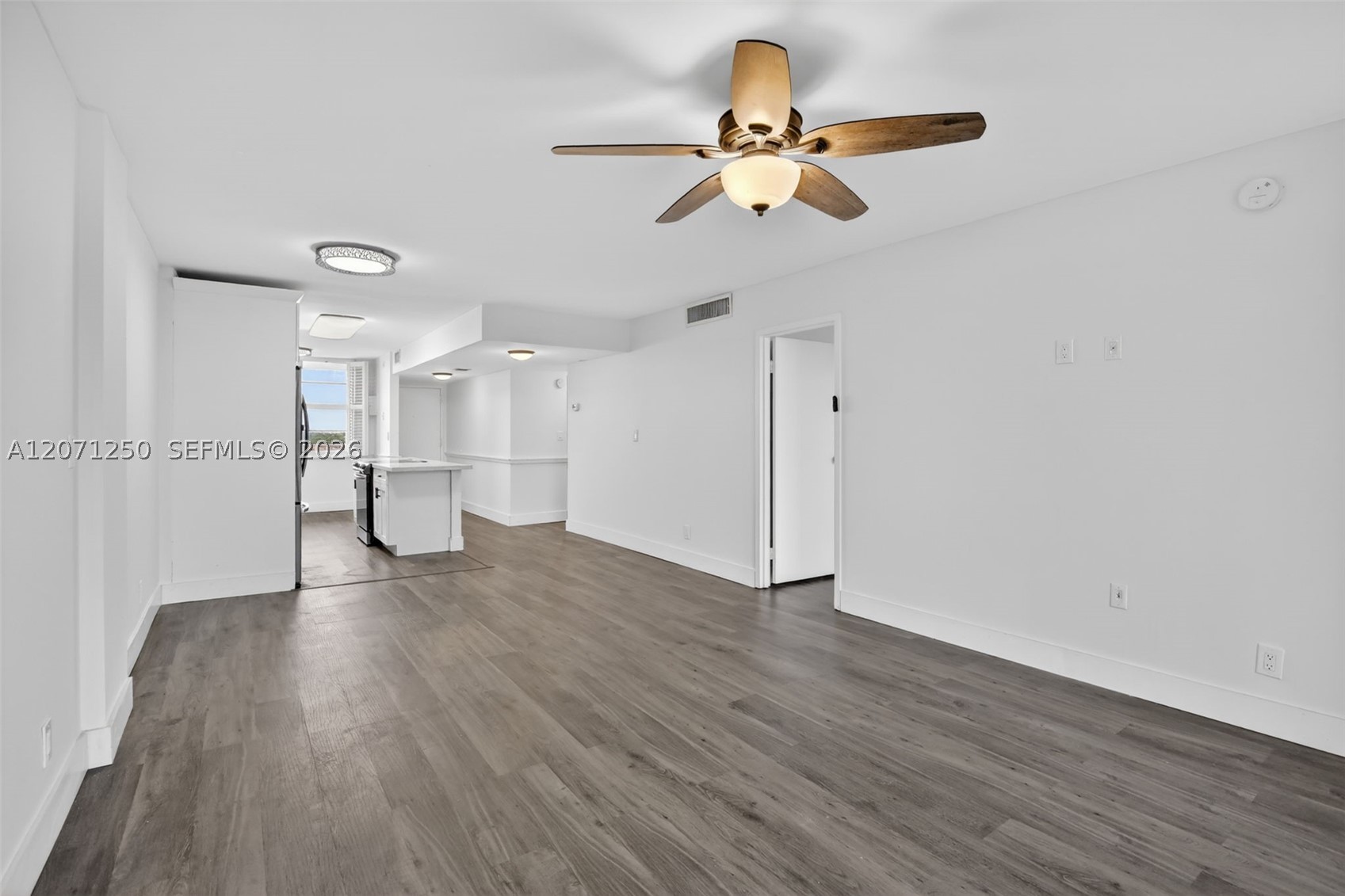 250 Jacaranda Dr #703, Plantation FL 33324