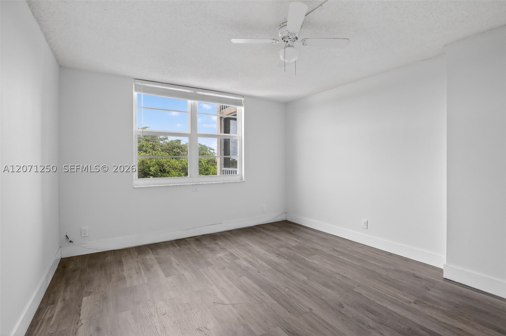 250 Jacaranda Dr #703, Plantation FL 33324