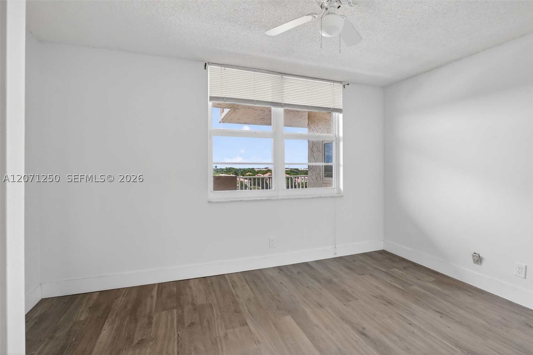 250 Jacaranda Dr #703, Plantation FL 33324