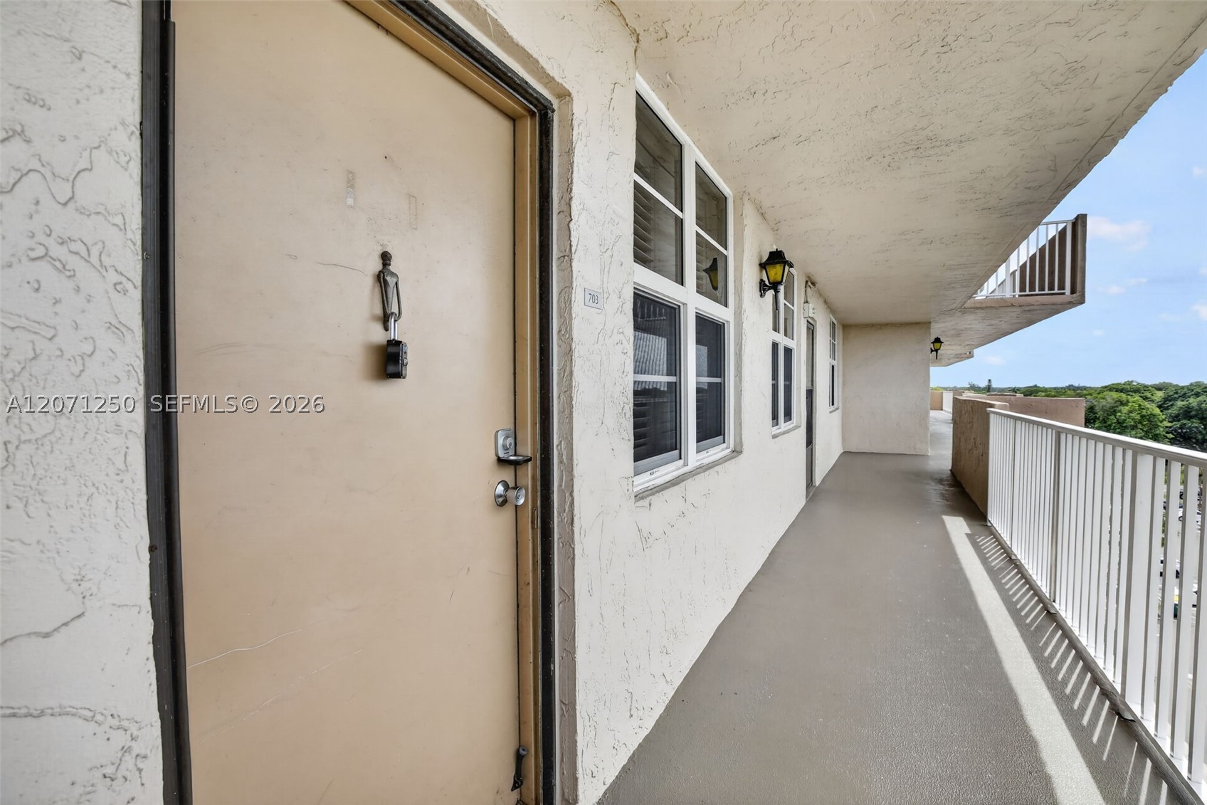 250 Jacaranda Dr #703, Plantation FL 33324