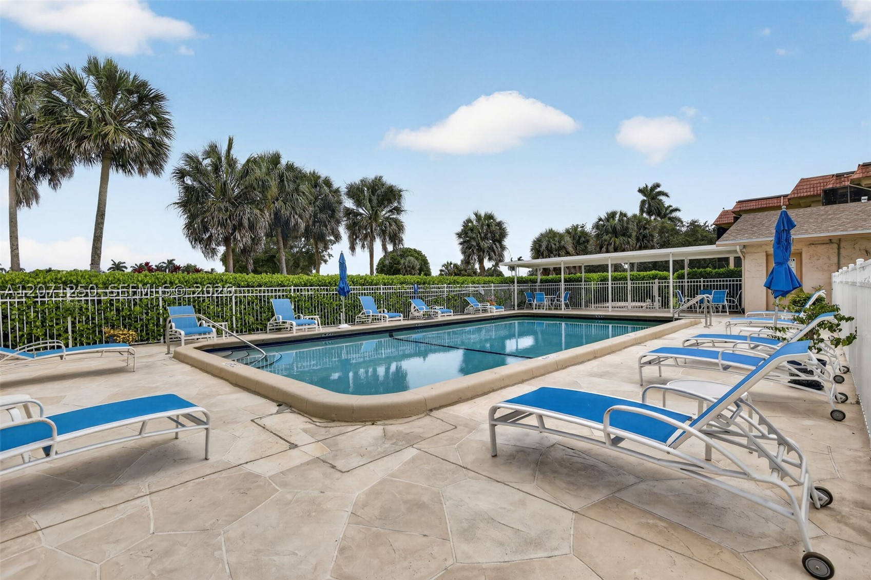 250 Jacaranda Dr #703, Plantation FL 33324
