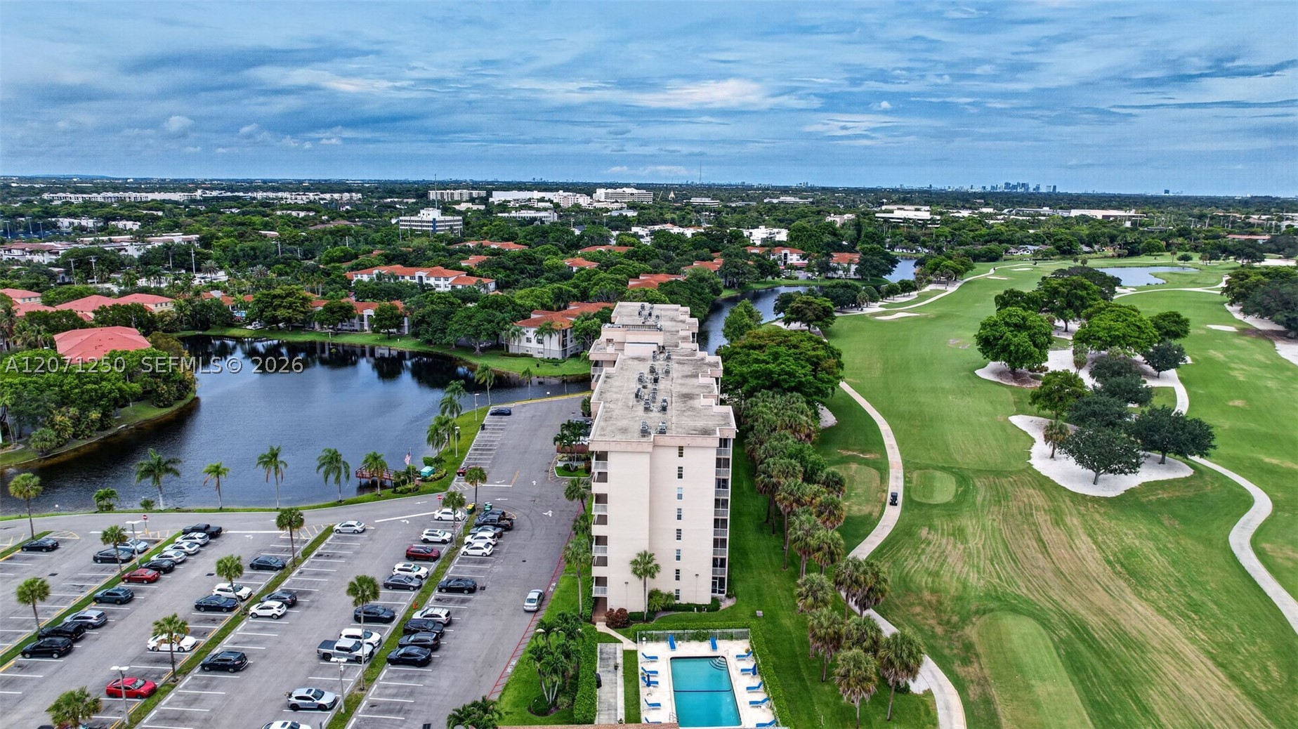 250 Jacaranda Dr #703, Plantation FL 33324