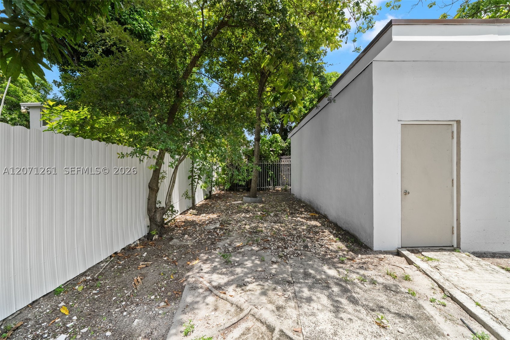 1227 NW 27th St #1227, Miami FL 33142