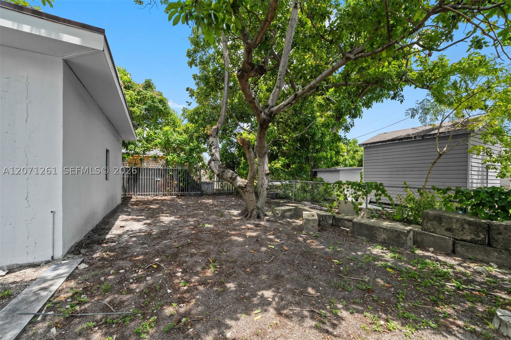 1227 NW 27th St #1227, Miami FL 33142