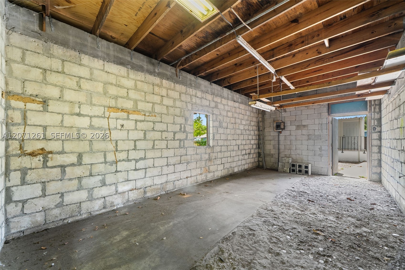 1227 NW 27th St #1227, Miami FL 33142