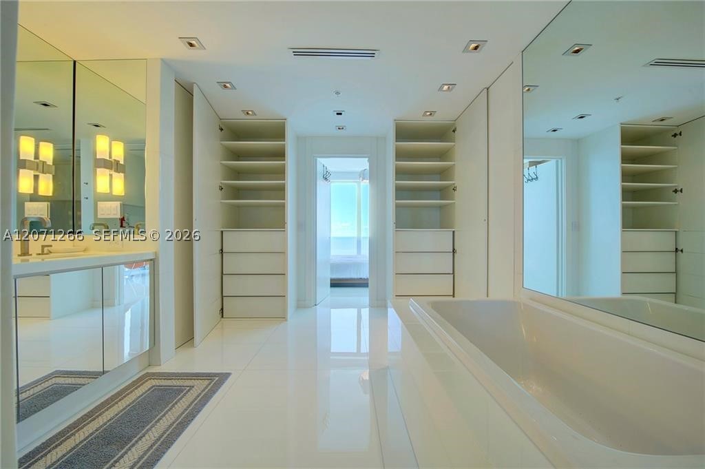 6899 Collins Ave #2208, Miami Beach FL 33141