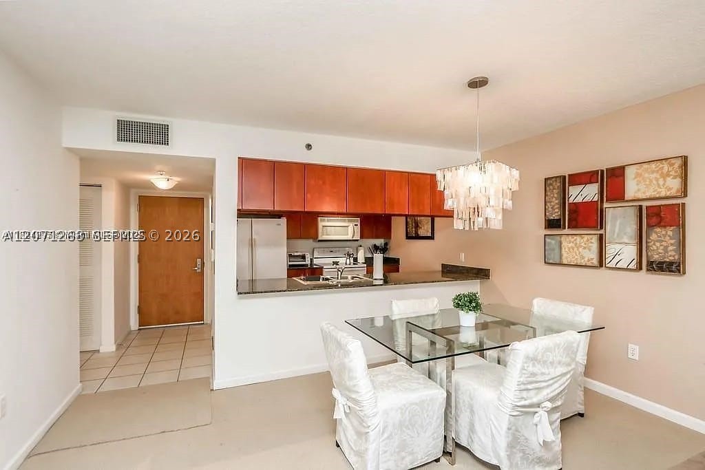 1200 Brickell Bay Dr #1518, Miami FL 33131