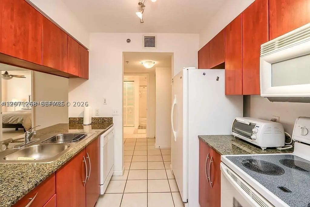 1200 Brickell Bay Dr #1518, Miami FL 33131