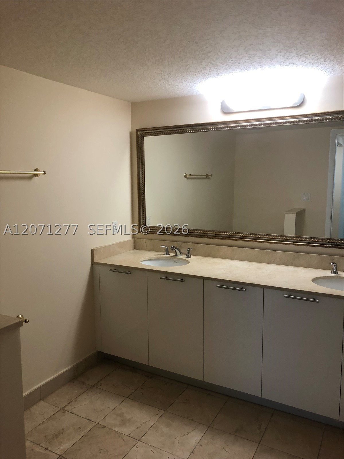 1800 N Bayshore Dr #814, Miami FL 33132