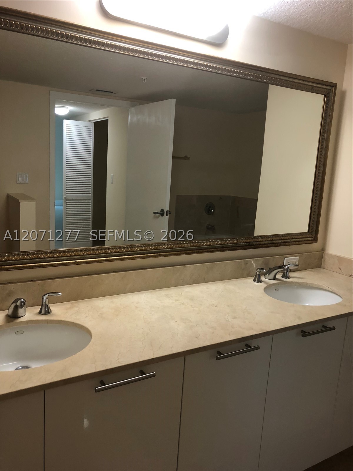 1800 N Bayshore Dr #814, Miami FL 33132