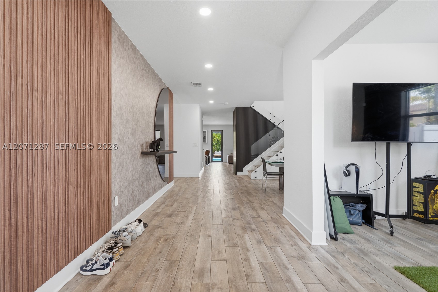 9400 W 35th Ln, Hialeah FL 33018