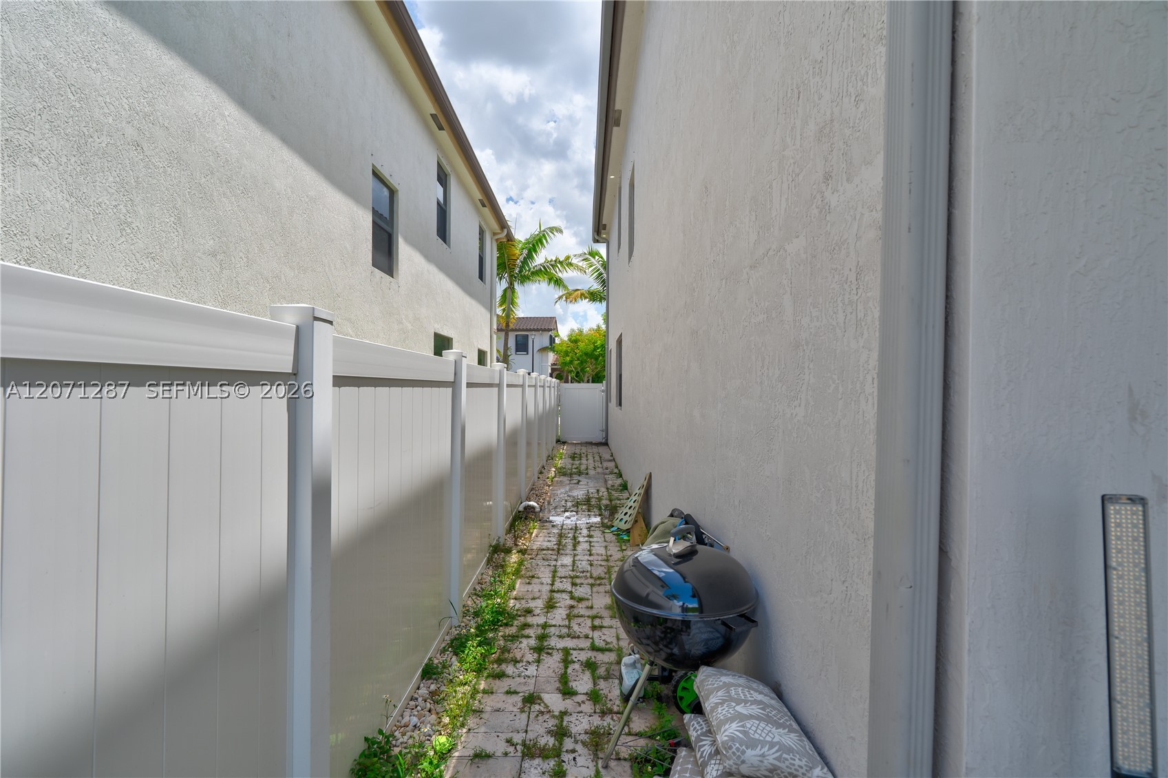9400 W 35th Ln, Hialeah FL 33018