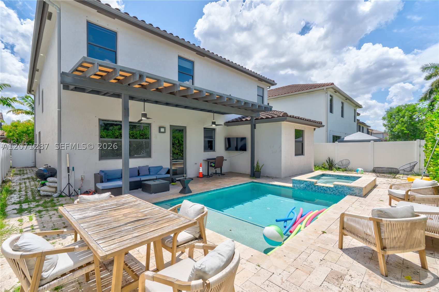 9400 W 35th Ln, Hialeah FL 33018
