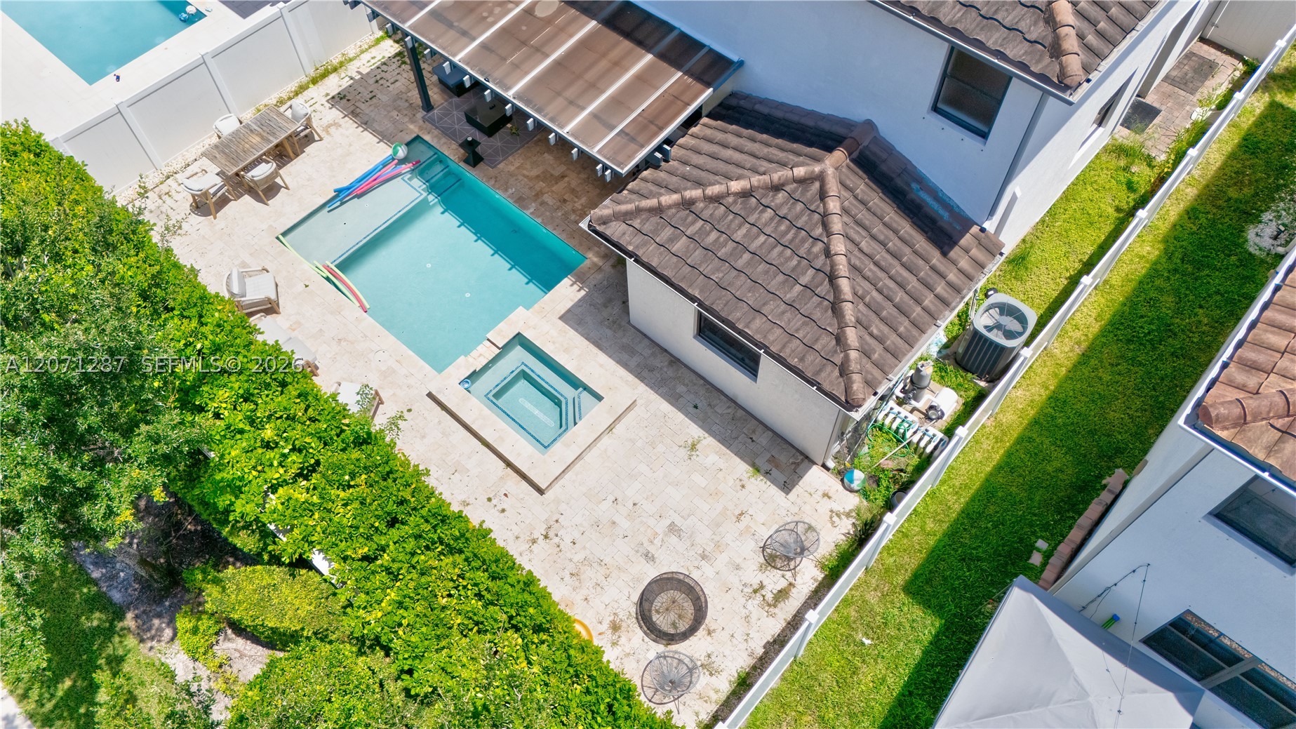 9400 W 35th Ln, Hialeah FL 33018