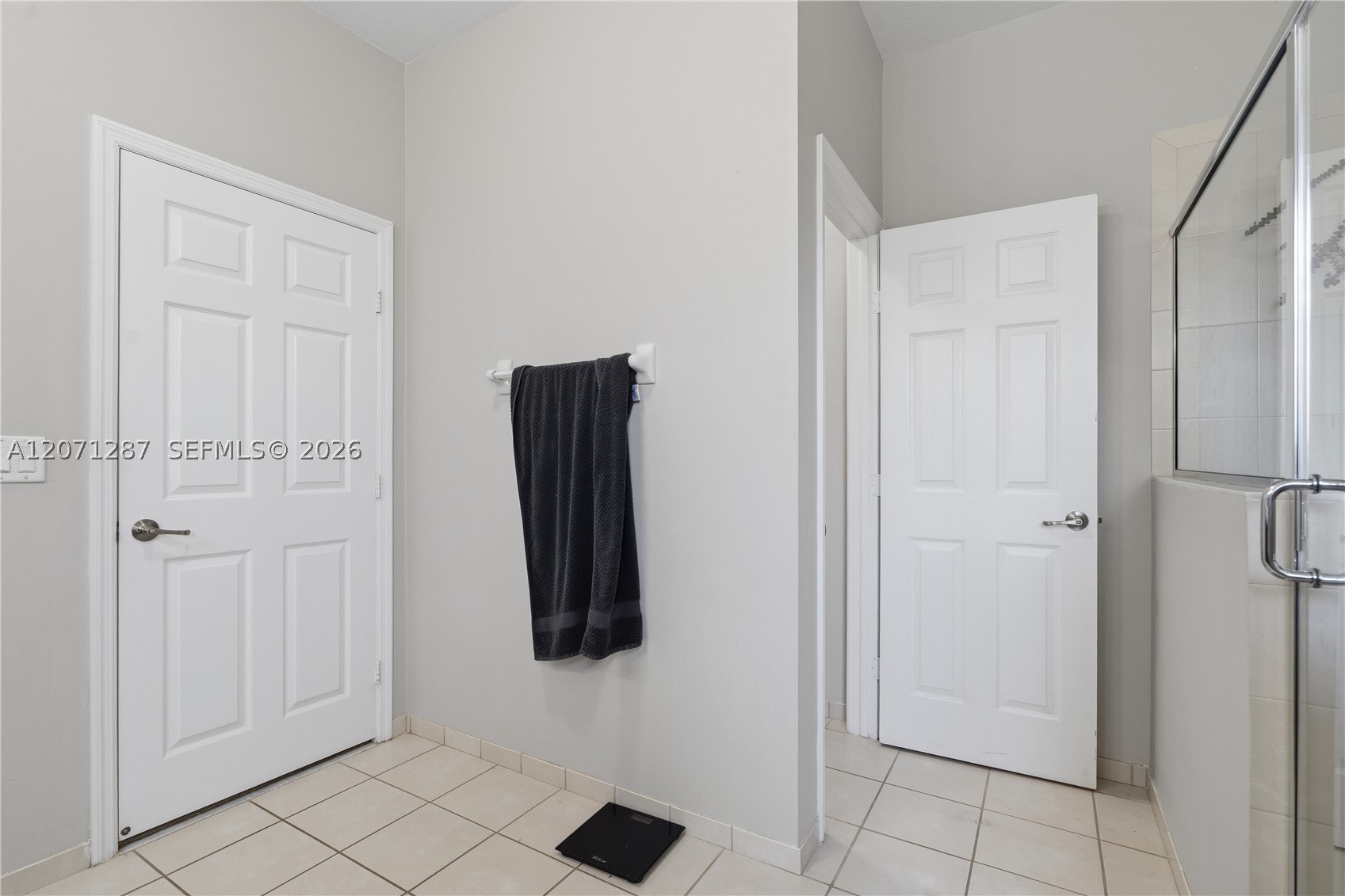 9400 W 35th Ln, Hialeah FL 33018