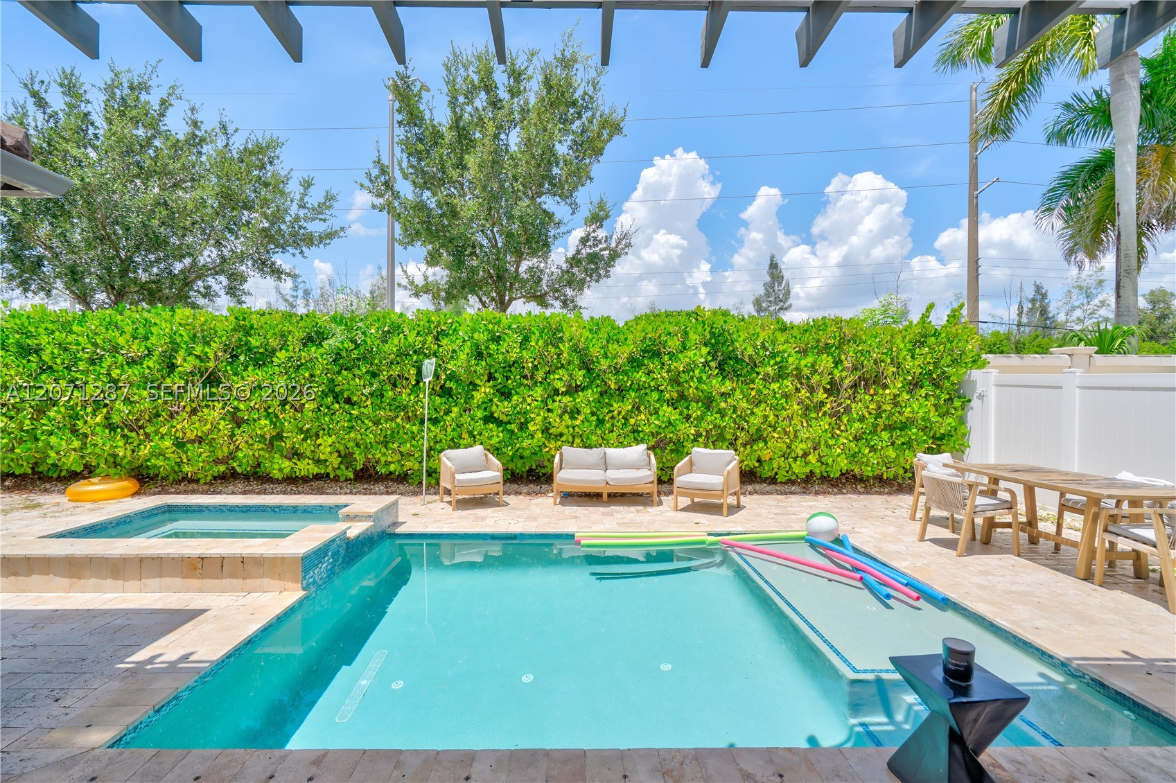 9400 W 35th Ln, Hialeah FL 33018