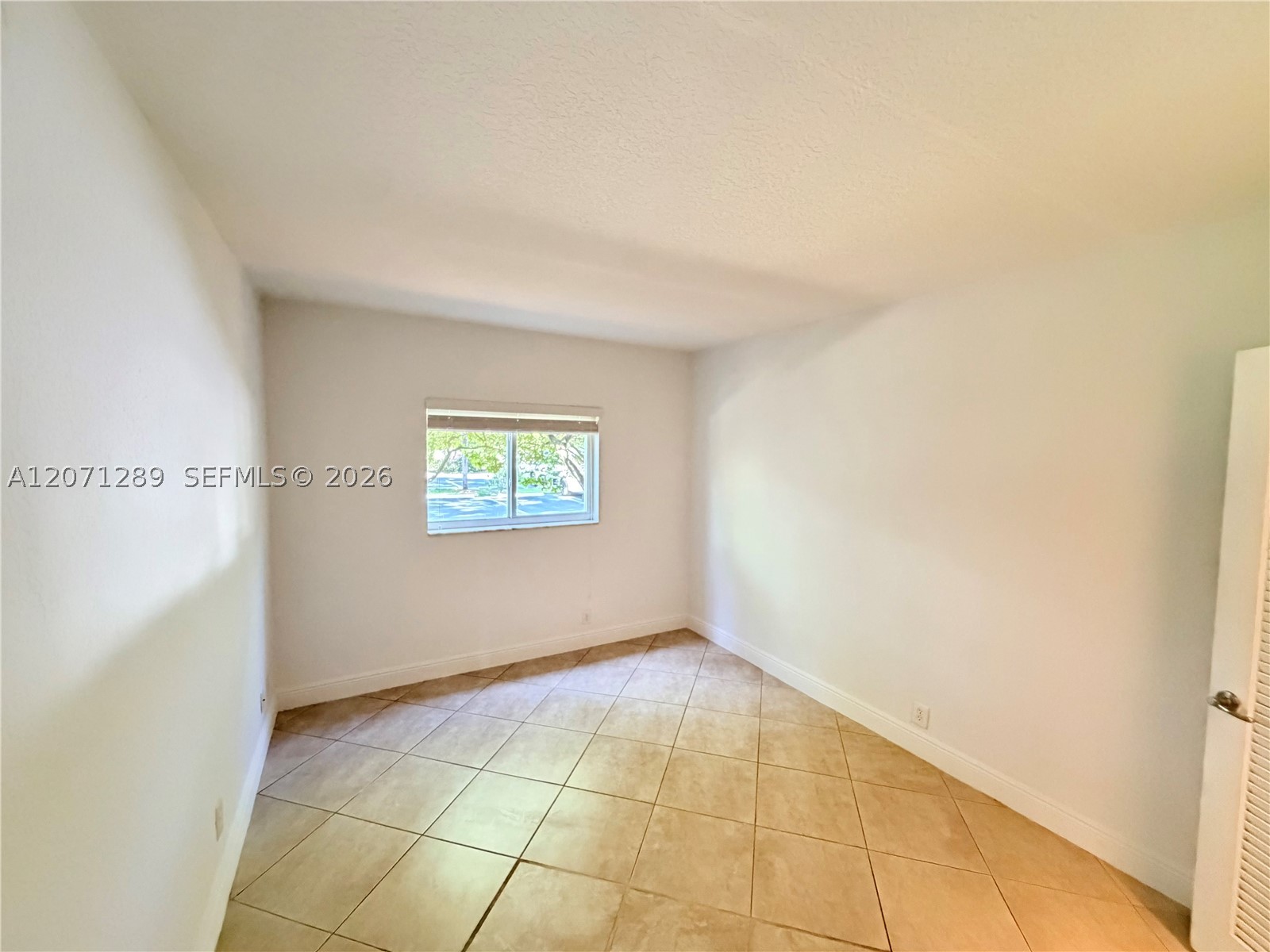 1460 NE 18th St #102, Fort Lauderdale FL 33305