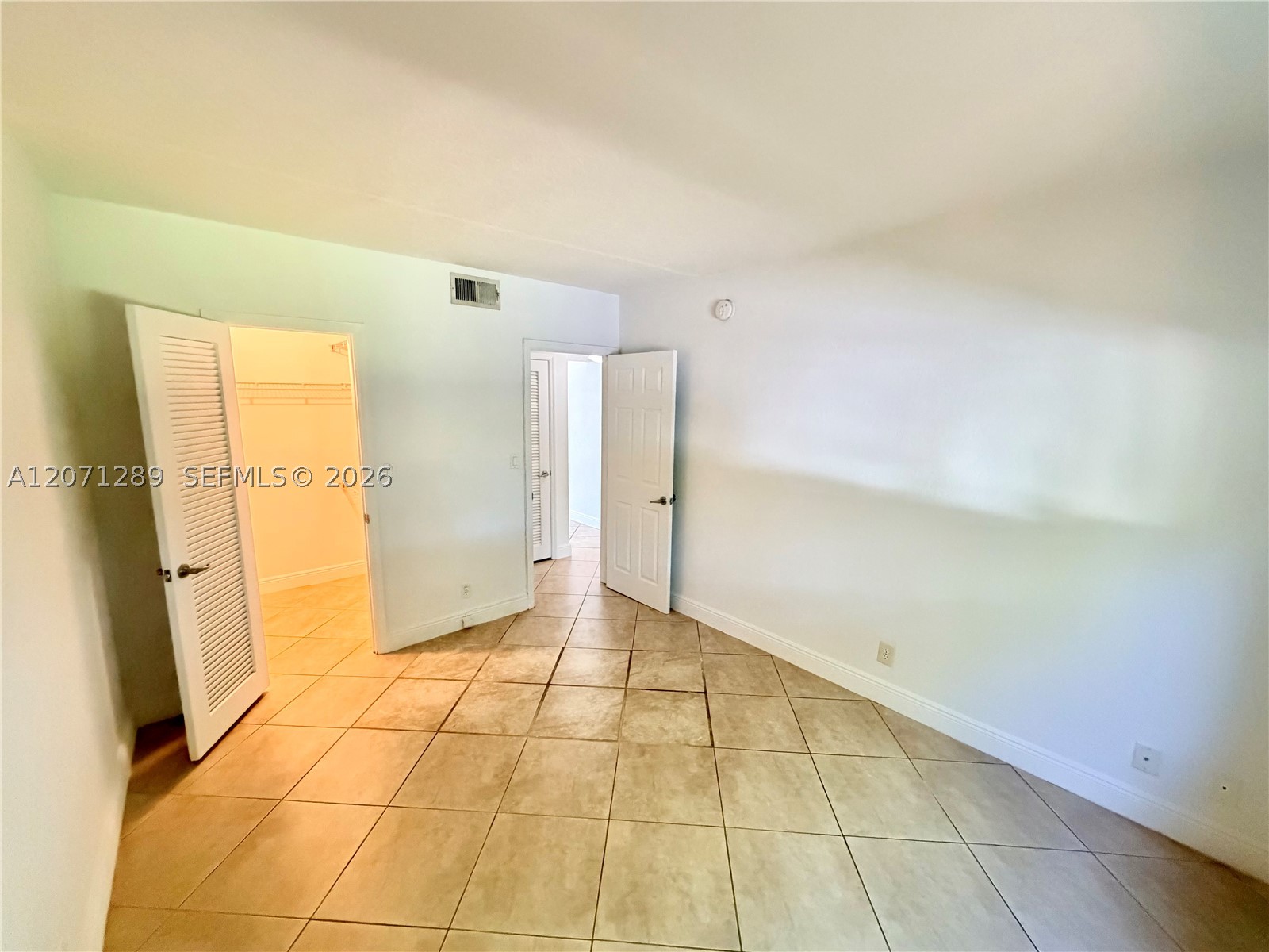 1460 NE 18th St #102, Fort Lauderdale FL 33305