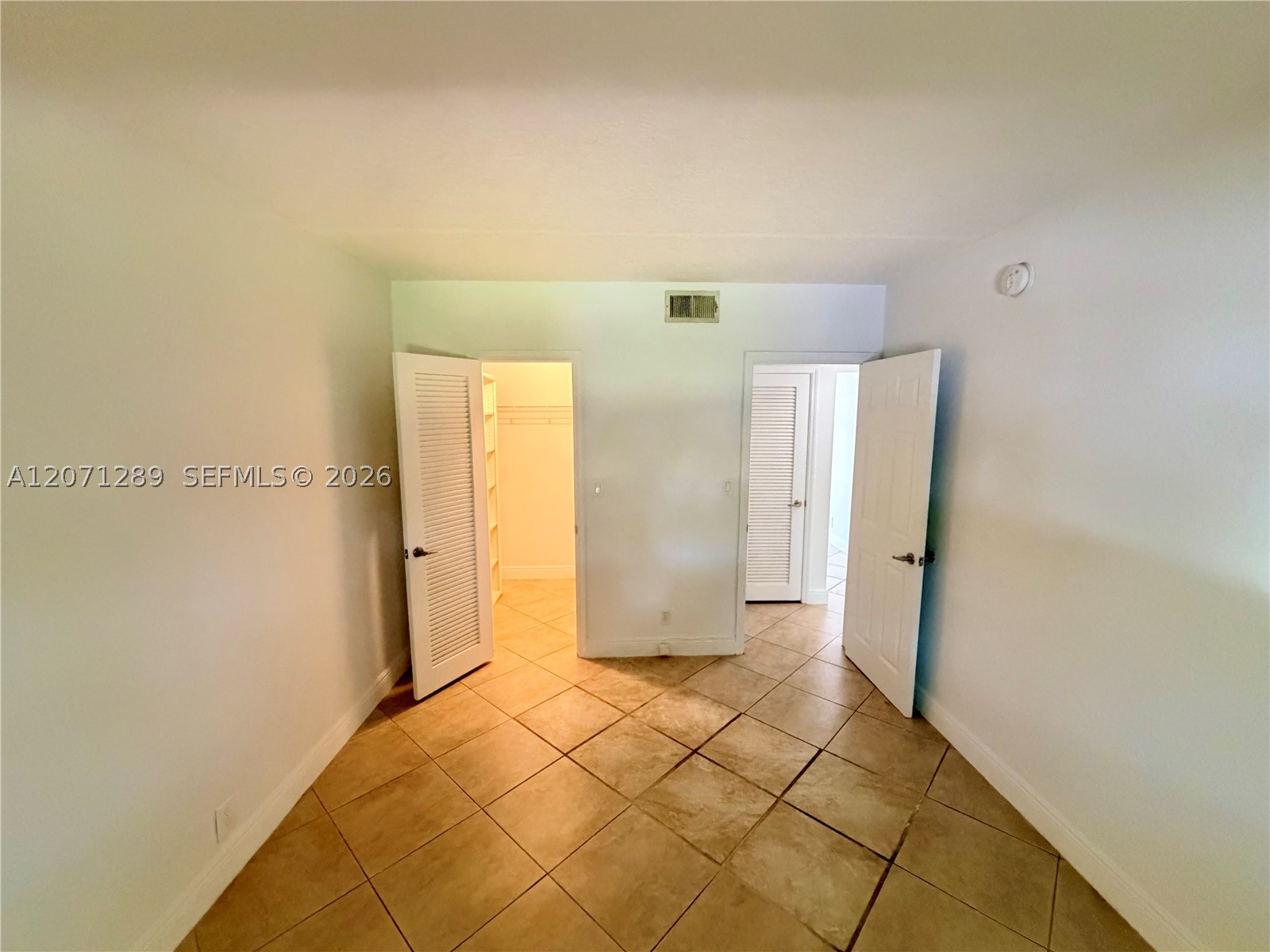 1460 NE 18th St #102, Fort Lauderdale FL 33305