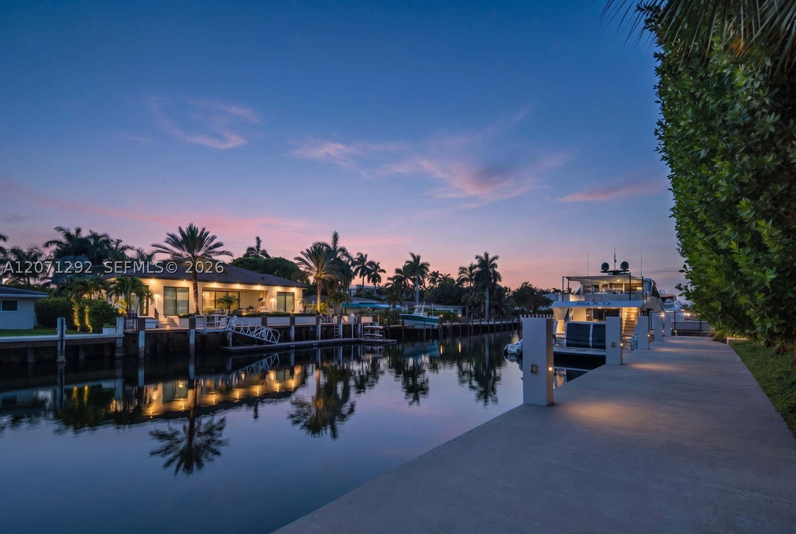 121 Nurmi Dr, Fort Lauderdale FL 33301