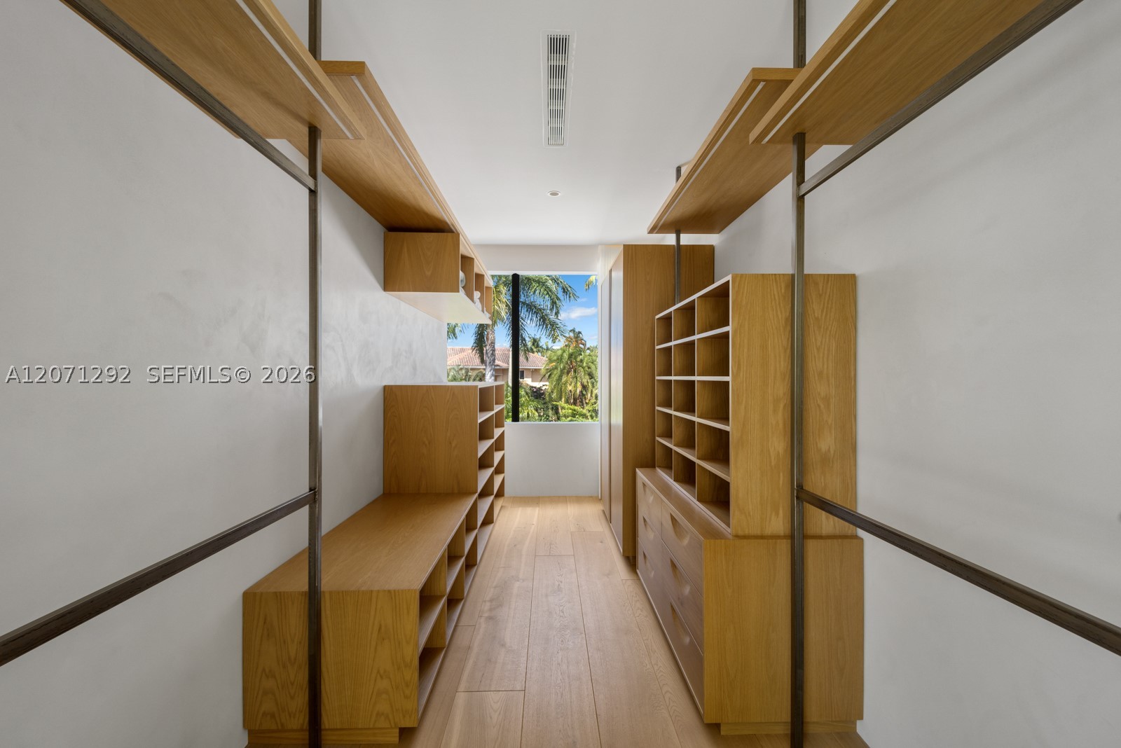 121 Nurmi Dr, Fort Lauderdale FL 33301