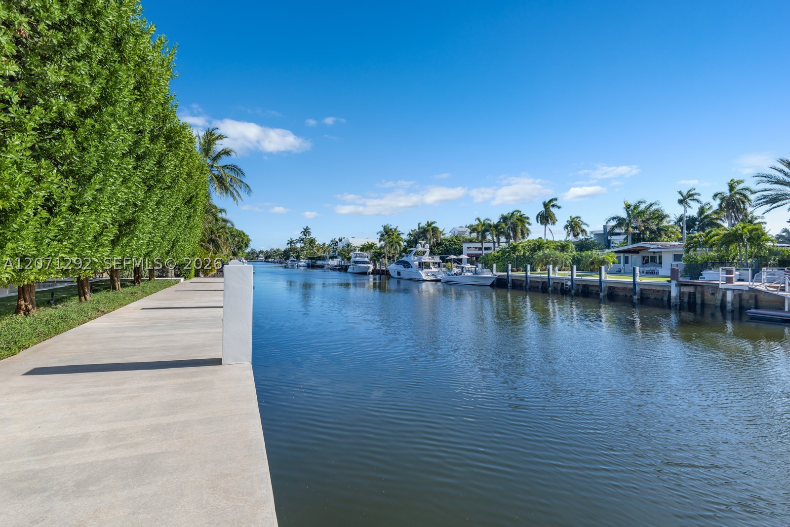 121 Nurmi Dr, Fort Lauderdale FL 33301