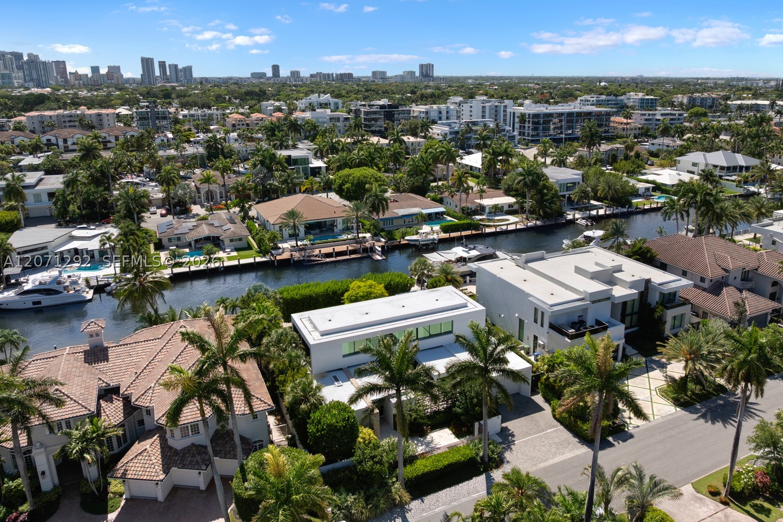 121 Nurmi Dr, Fort Lauderdale FL 33301