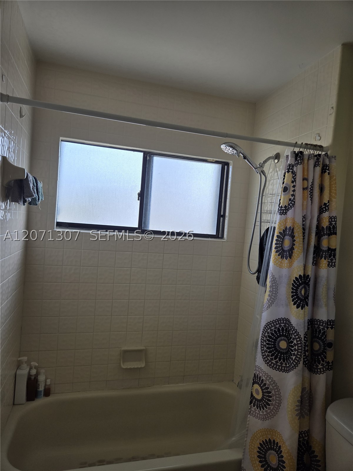 818 E Palm Run Dr, North Lauderdale FL 33068
