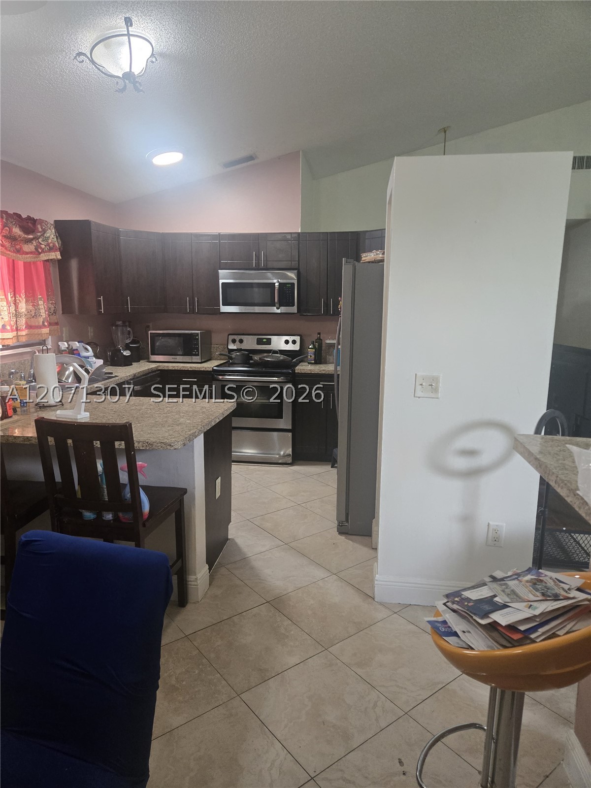 818 E Palm Run Dr, North Lauderdale FL 33068