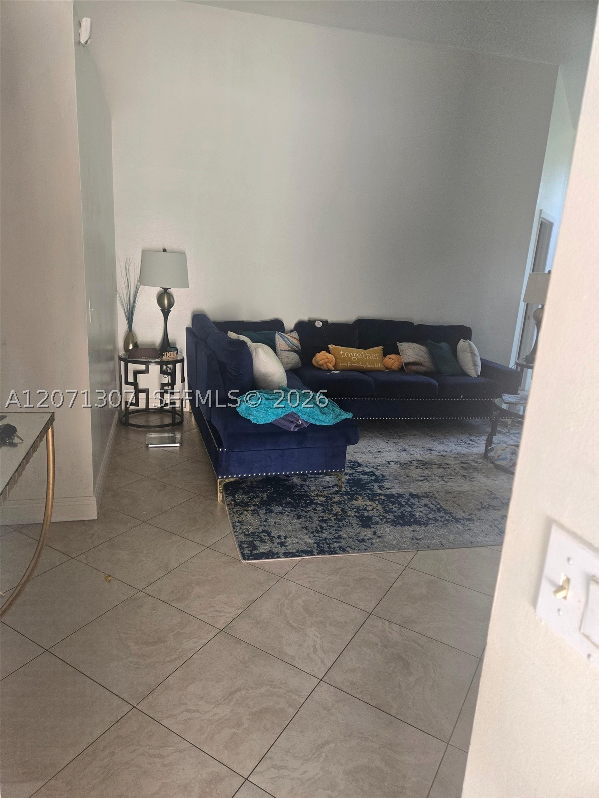 818 E Palm Run Dr, North Lauderdale FL 33068