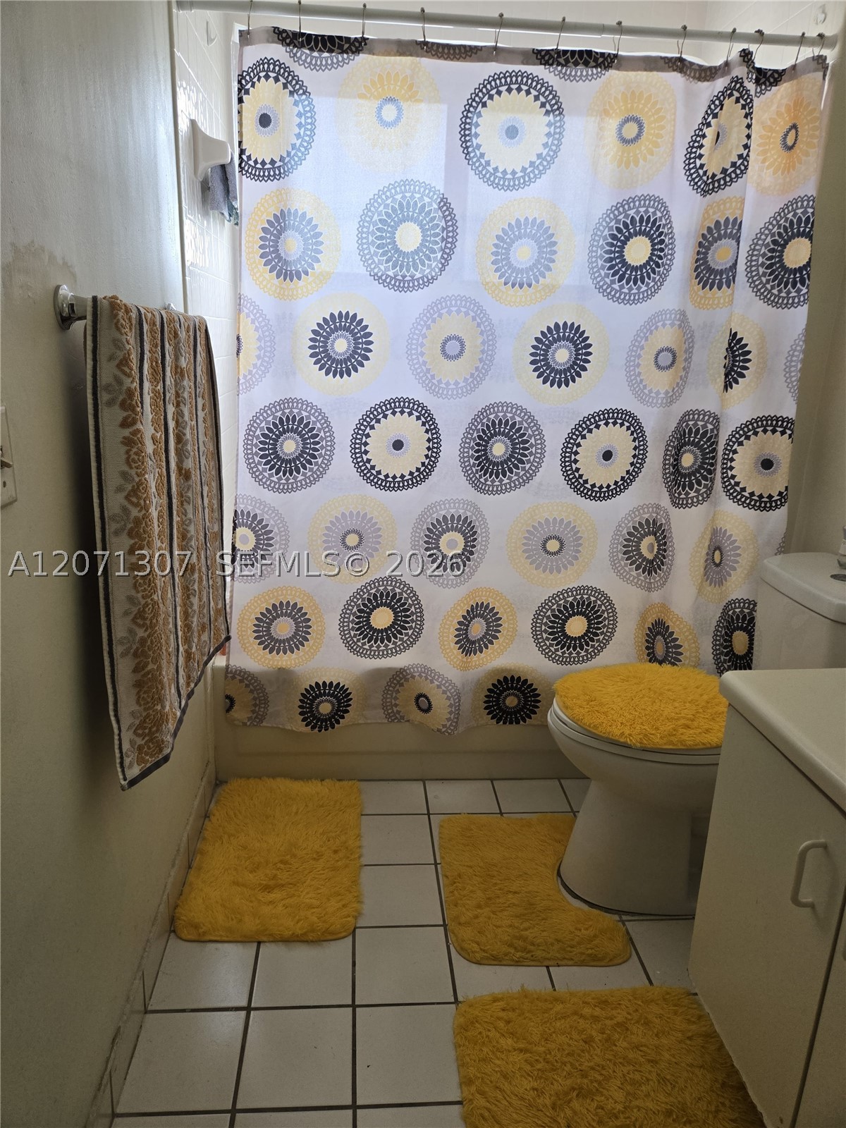 818 E Palm Run Dr, North Lauderdale FL 33068