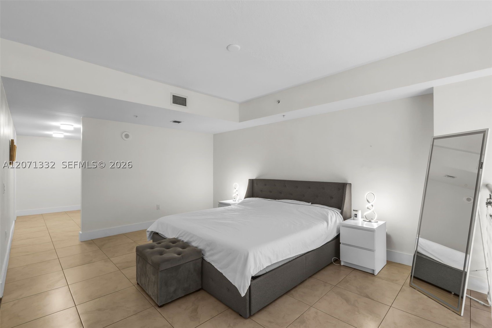 41 SE 5th St #908, Miami FL 33131